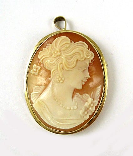 ITALIAN CAMEO PENDANT/BROOCH, with an oval portrai sold by O'Gallerie, lot 253 — auction record photograph
