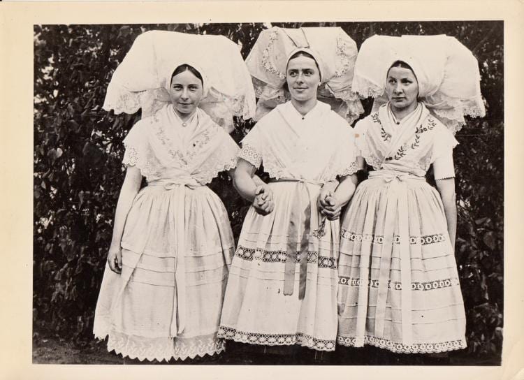 negative girls and photo · Altair Auctions · 2015-02-25 E. Galloway comparable auction result: negative girls and photo