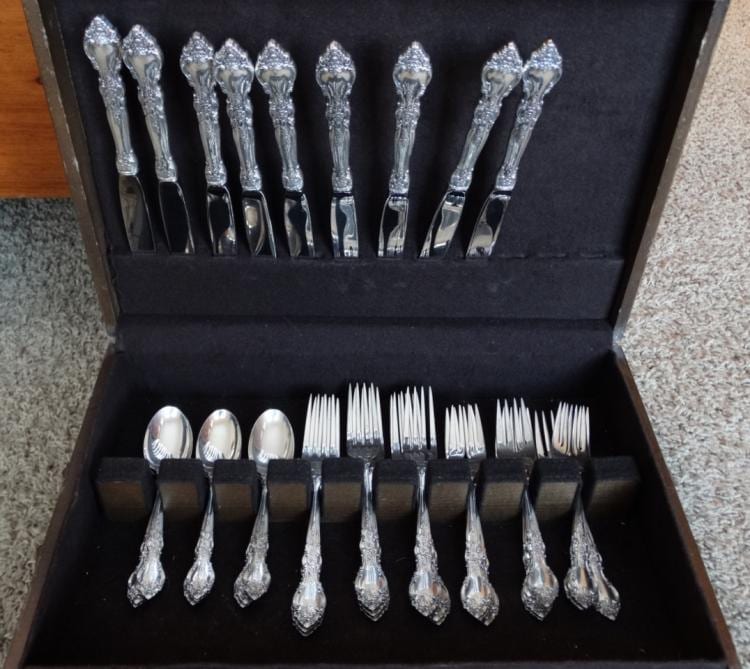 Lunt Delacourt Sterling Silver Flatware Set Service for (9) in Wooden Box (Weighs: 1183.7 Grams NOT INCL. KNIVES) sold by GWS Auctions, lot 15 — auction record photograph