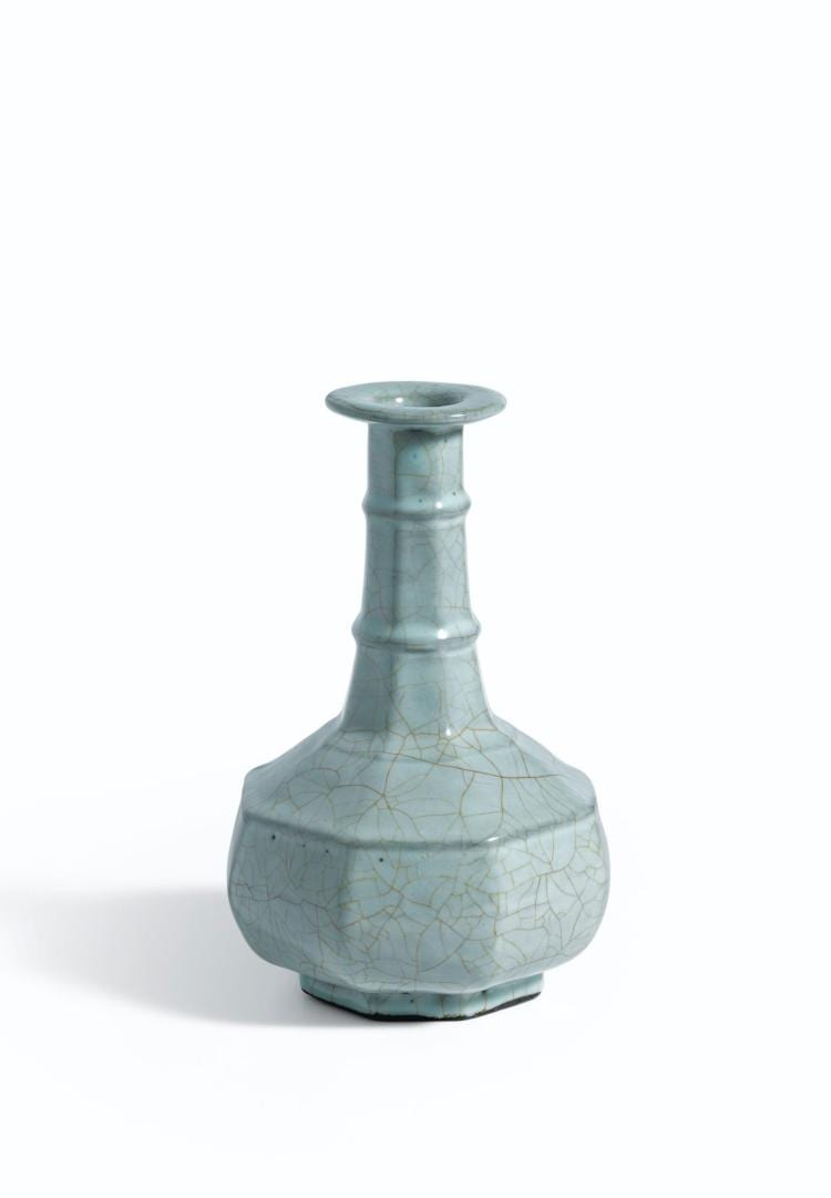 An Outstanding 'GUAN' OCTAGONAL VASE SOUTHERN SONG DYNASTY | comparable sale