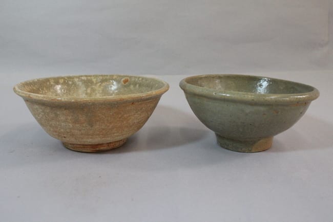 2 antique Korean celadon bowls sold by International Auction Gallery, lot 452 — auction record photograph