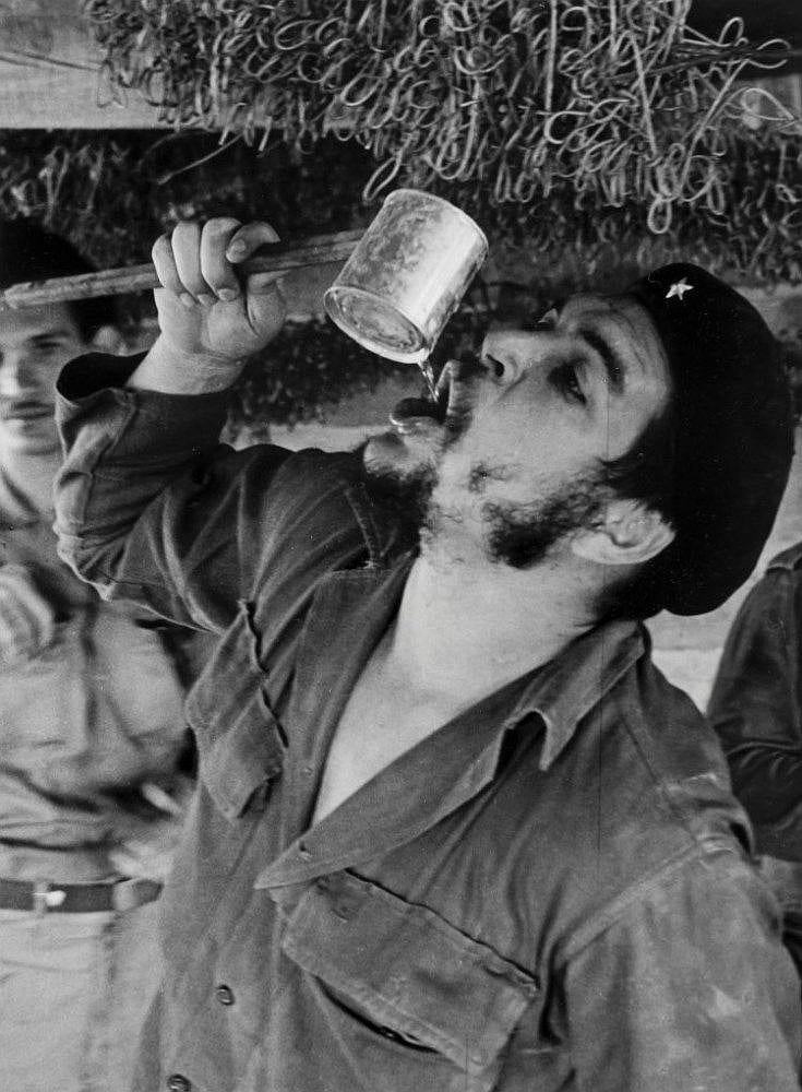Liborio Noval comparable auction result: liborio noval 1934 2012 che guevara during a break in voluntary work in the mart neighbourhood havana 1961