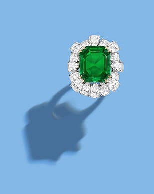 An Important Emerald and Diamond Ring , by Harry Wins ton , comparable sale