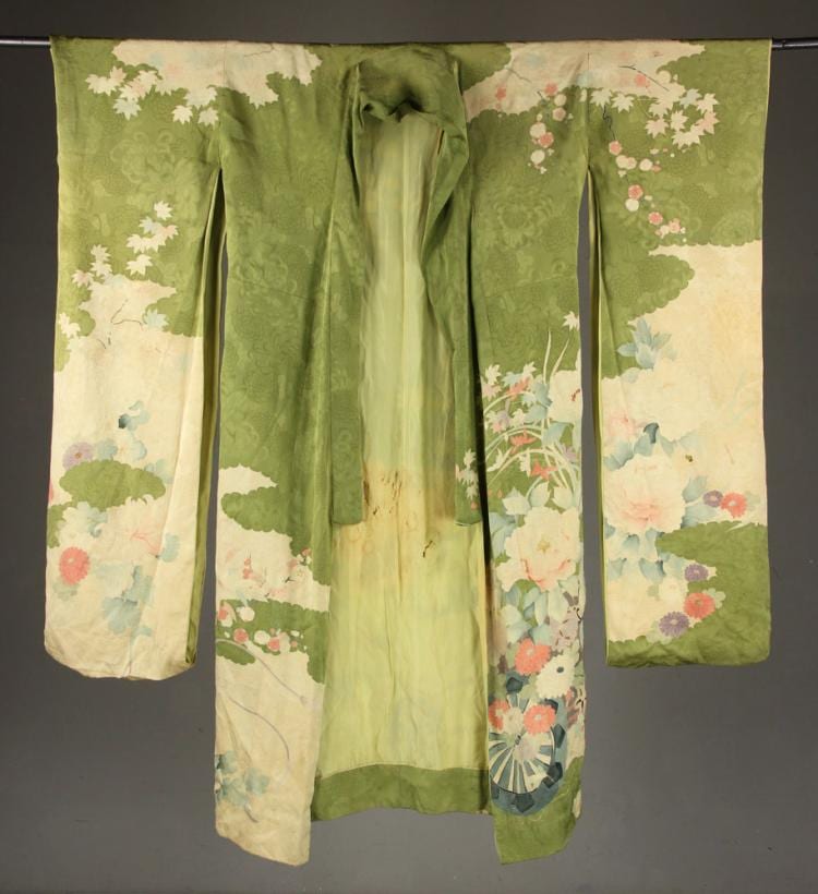 Japanese Silk Kimono sold by Kaminski Auctions, lot 2331 — auction record photograph