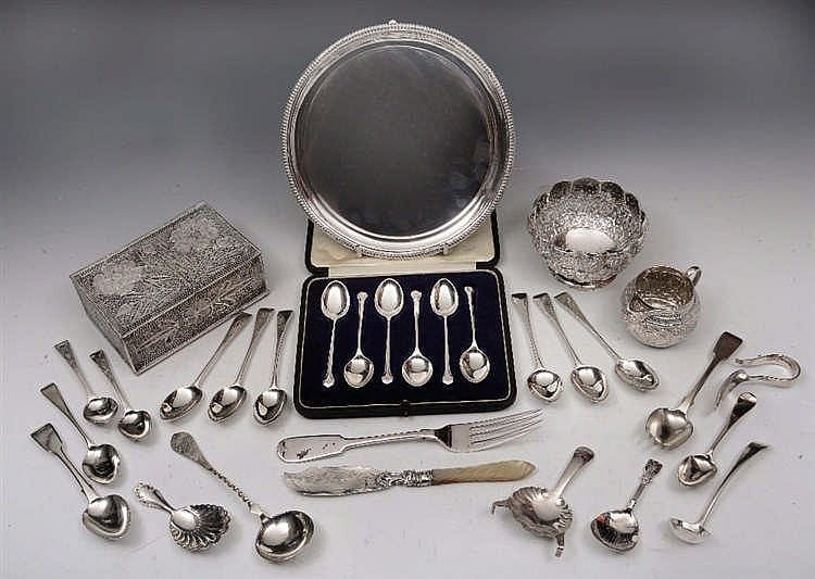 Francesco (1727) Casanova comparable auction result: a cased set of silver teaspoons with faceted handles sheffield 1927 by fra