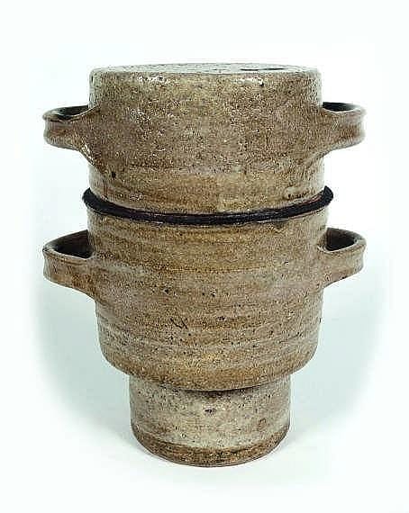 hoge dubbelgeoorde dekselpot op voet · Vendu Rotterdam · 2016-11-28 Johan Gerard van Loon comparable auction result: hoge dubbelgeoorde dekselpot op voet