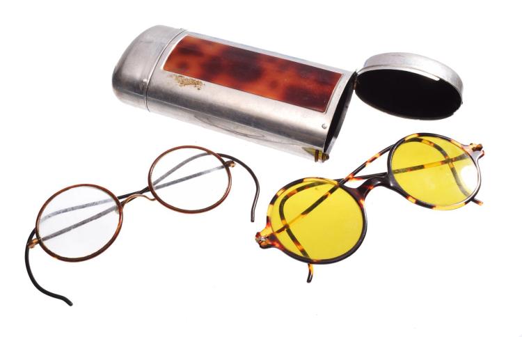 ASSORTMENT OF ANTIQUE EYEGLASSES. sold by Selkirk Auctioneers & Appraisers, lot 427 — auction record photograph
