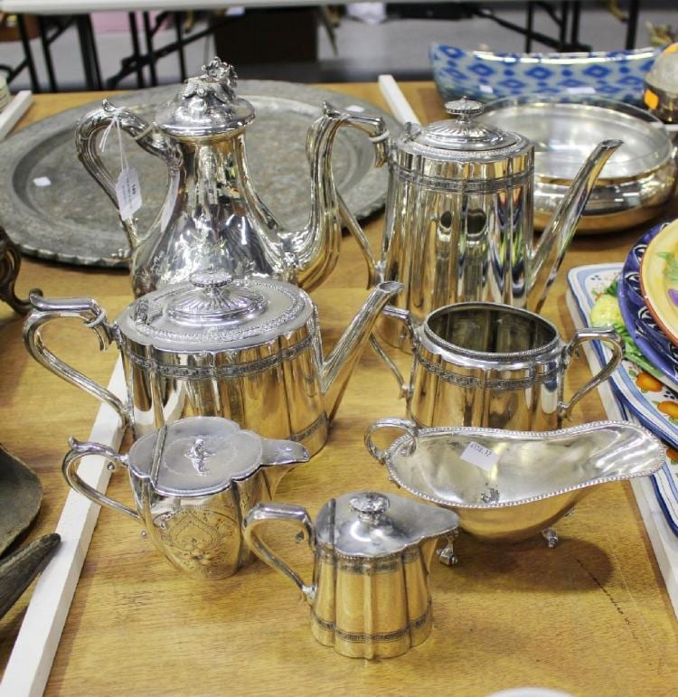 H. Coffee comparable auction result: good lot of silver plate part tea and coffee service along with a sauce boat