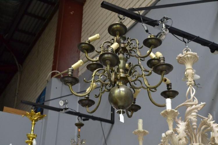 dutch style brass eight light chandelier · Vickers & Hoad · 2017-04-21 T. Light comparable auction result: dutch style brass eight light chandelier
