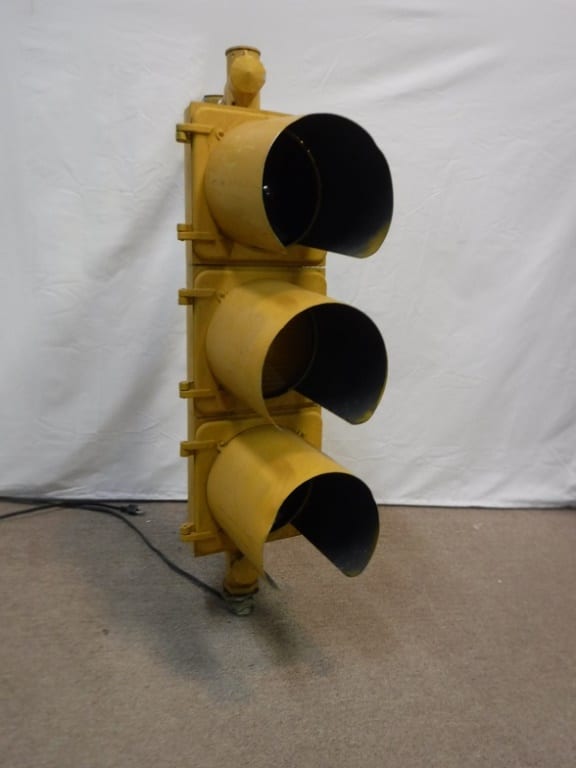 metal traffic light · Heritage Antiques & Auction · 2017-04-15 T. Light comparable auction result: metal traffic light
