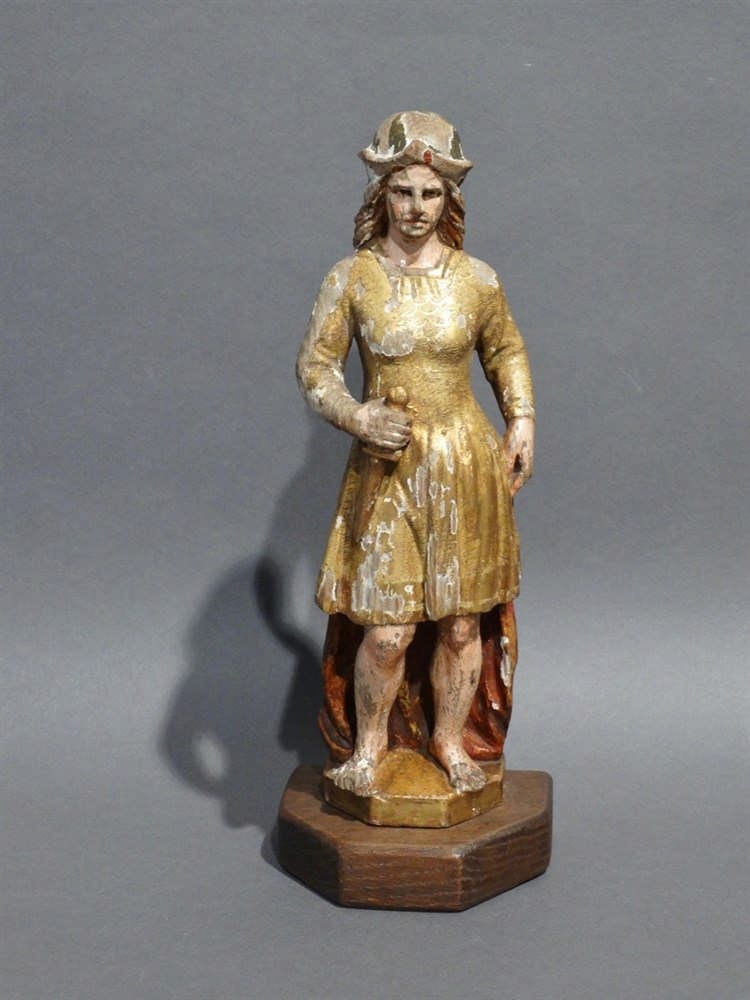 sculpture en bois dor et polychrom repr sentant un personnage tenant un p · Hotel des vente Legros · 2017-09-21 P. Dore comparable auction result: sculpture en bois dor et polychrom repr sentant un personnage tenant un p