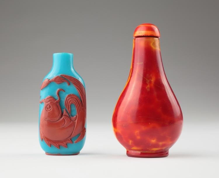 Two Chinese glass snuff bottles, sold by Valeona Gallery, lot 88 — auction record photograph