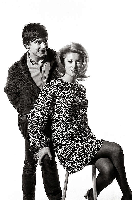 Izis comparable auction result: izis 1911 1980 l homme que catherine deneuve a pous l ann e pr c de