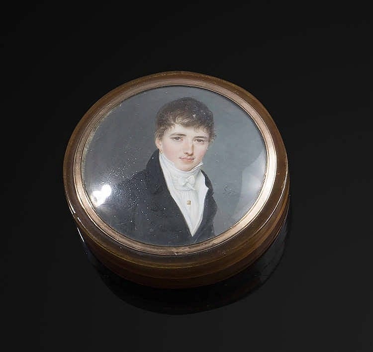 Jeanne Philiberte Ledoux comparable auction result: bo te de forme circulaire en caille blonde orn e au centre sur le couver
