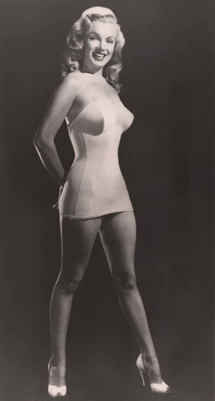 Laszlo Willinger comparable auction result: marilyn monroe photographed by laszlo willinger