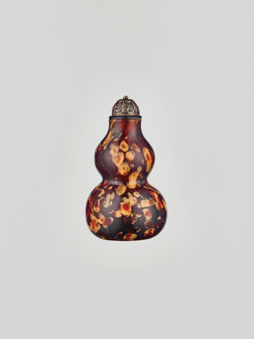 Auction comp thumbnail for A REALGAR-SPLASHED DOUBLE-GOURD GLASS BOTTLE, 18TH- early 19TH CENTURY (Galerie Zacke, Lot 87)
