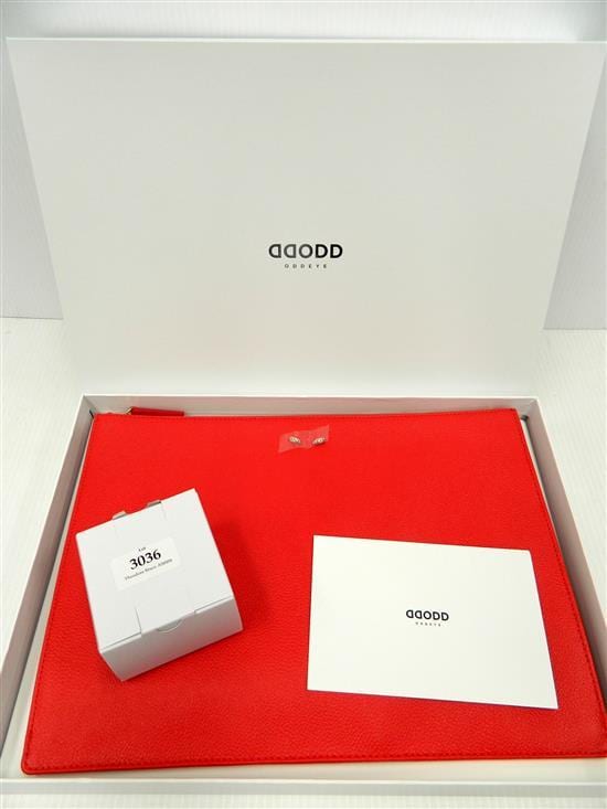 A. (1920) Carrier comparable auction result: a charging folio case marked oddeye in red plus utility carrier