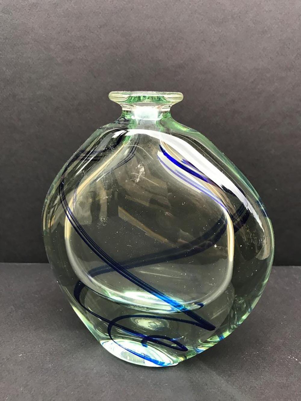 mich le luzoro 1949 vase soliflore en verre souffl blanc avec d cor de spirales bleues 1985 · Carvajal SVV · 2018-10-27 Michèle Luzoro comparable auction result: mich le luzoro 1949 vase soliflore en verre souffl blanc avec d cor de spirales bleues 1985