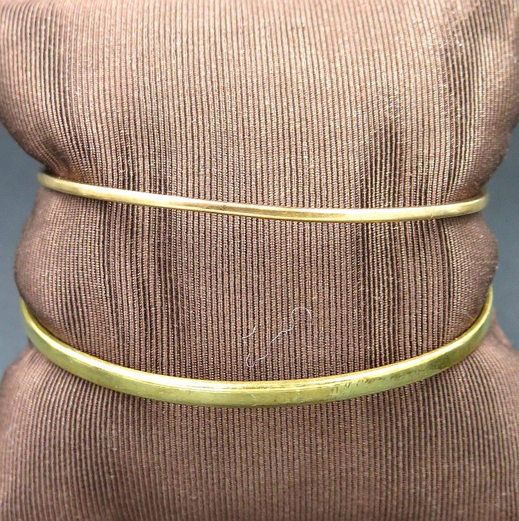 Adrien (1843) Moreau comparable auction result: r union de deux bracelets joncs
