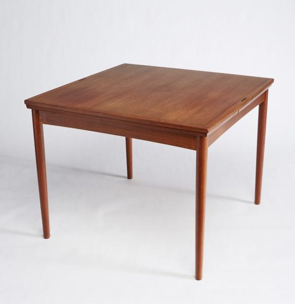Carlo Jensen comparable auction result: poul hundevad teak dining table by carlo jensen