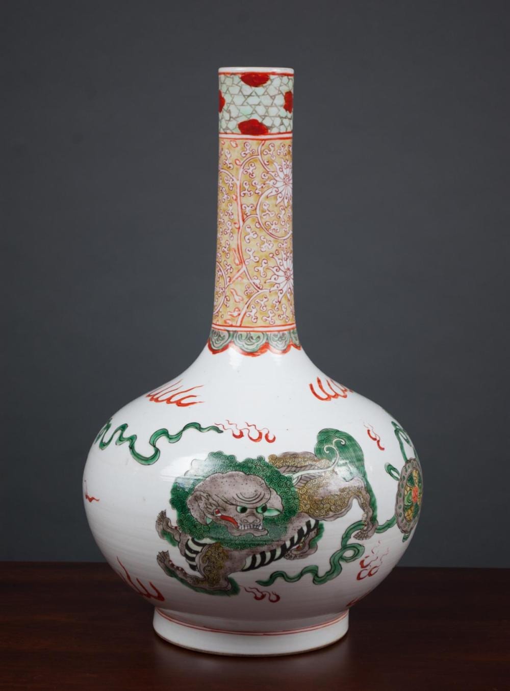 CHINESE FAMILLE VERTE PORCELAIN JAR, of bottle for sold by O'Gallerie, lot 25 — auction record photograph