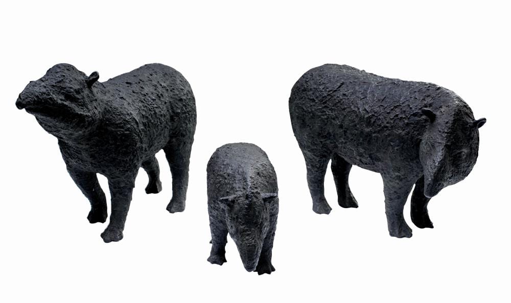 Nadin Ospina (1960)Los estrategas, 1990 Pigmento mineral sobre resina de poliás comparable sale