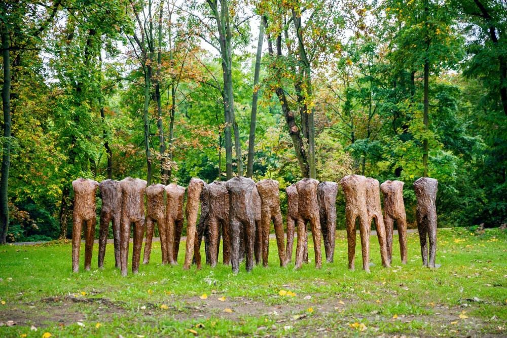 Magdalena Abakanowicz comparable auction result: magdalena abakanowicz 1930 2017 caminando the set of 20 figures 1998 1999