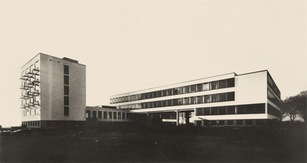 lucia moholy erich consem ller bauhaus dessau 1926 · Lempertz · 2019-11-29 Lucia Moholy comparable auction result: lucia moholy erich consem ller bauhaus dessau 1926