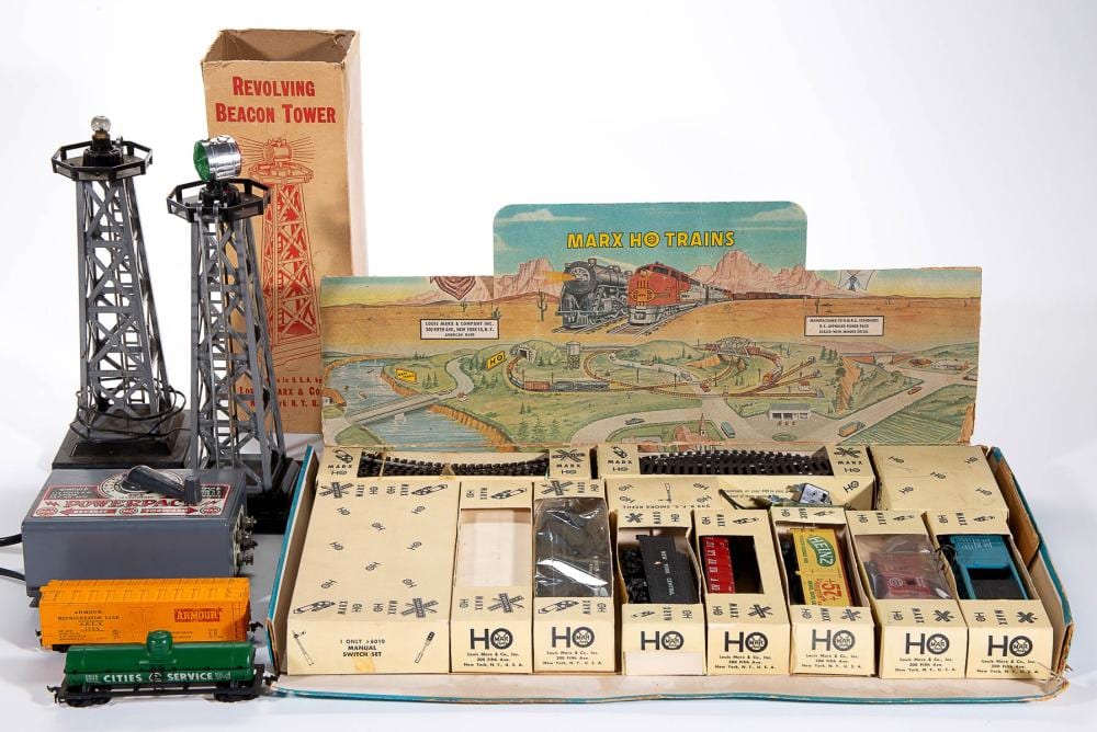 Karl (1920) Marx comparable auction result: karl marx co ho scale train and track set