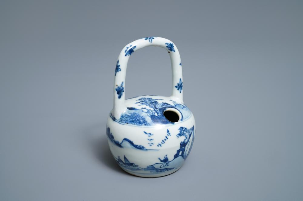 A CHINESE BLUE AND WHITE LIME POT FOR THE VIETNAMESE MARKET, KANGXI sold by Rob Michiels Auctions, lot 665 — auction record photograph
