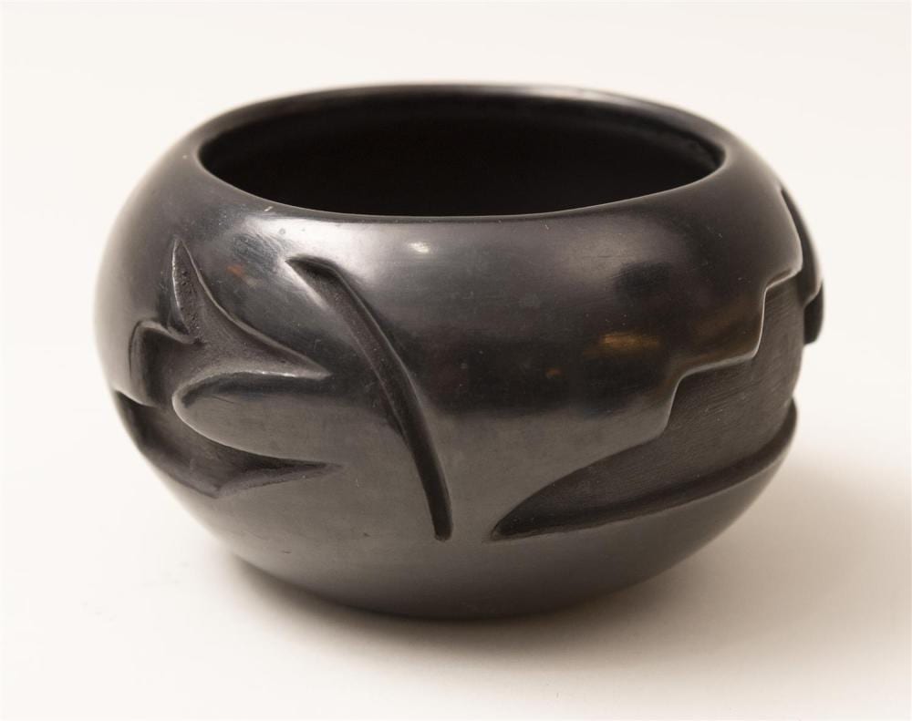 sant clara black pottery pot by flora naranjo · Link Auction Galleries · 2020-03-14 Flora Naranjo comparable auction result: sant clara black pottery pot by flora naranjo