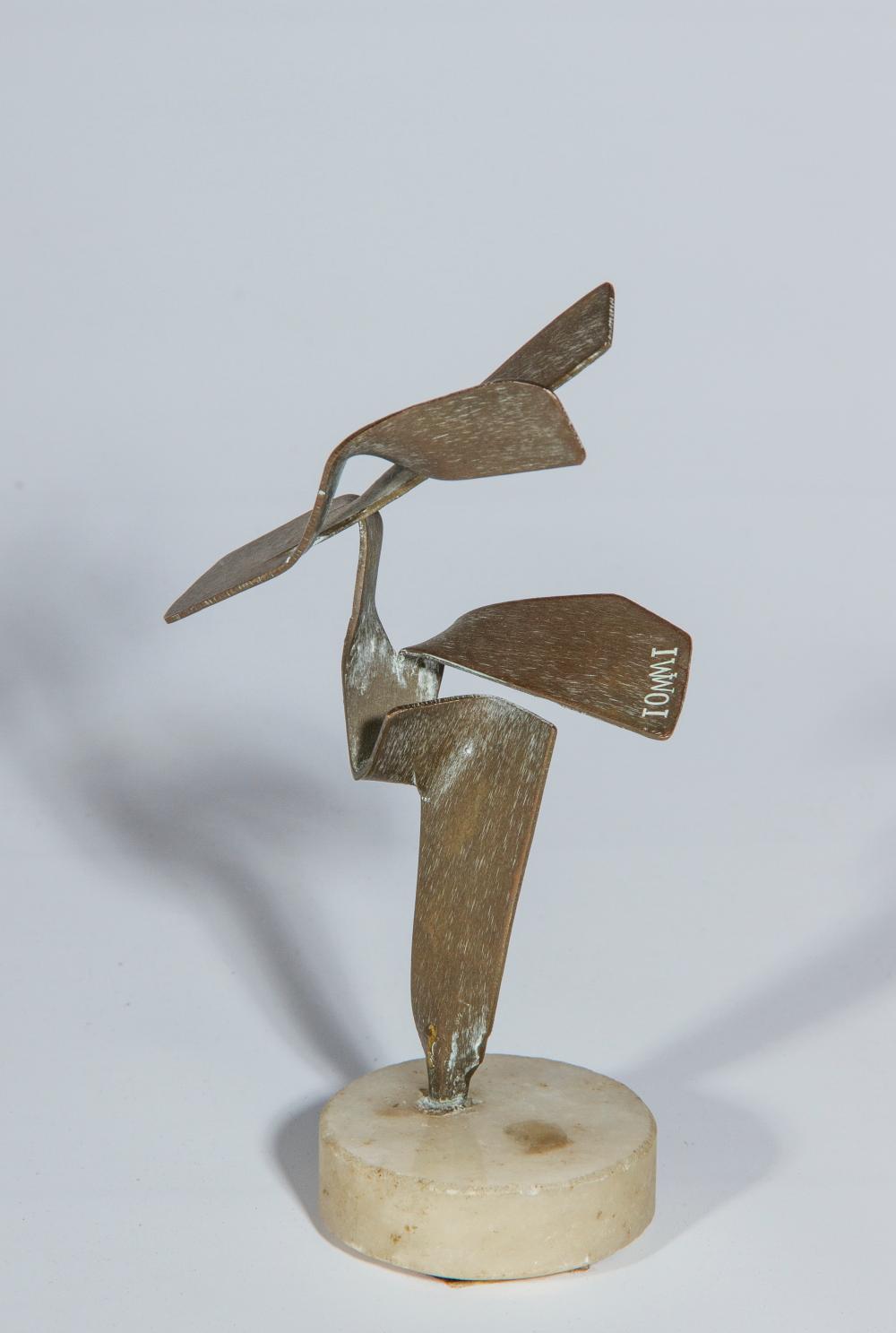 Ennio Iommi comparable auction result: enio iommi argentine 1926 2013 composition bronze sculpture on marble base signed on a leaf h 6 25 in 16 cm