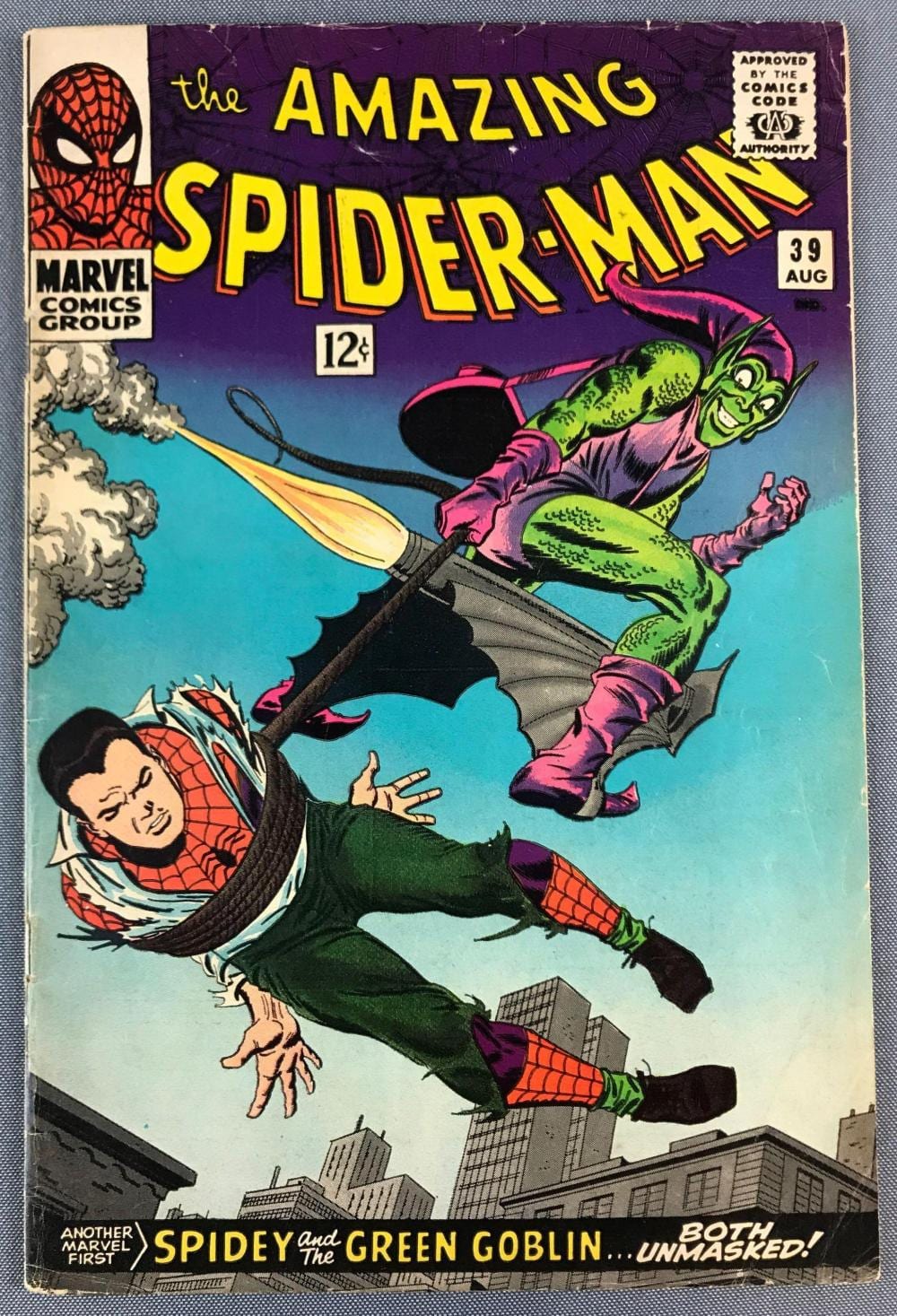 Cover of Marvel Comics The Amazing Spider-Man comic book No. 39 dated Aug, showing Spider-Man and the Green Goblin flying over a city.