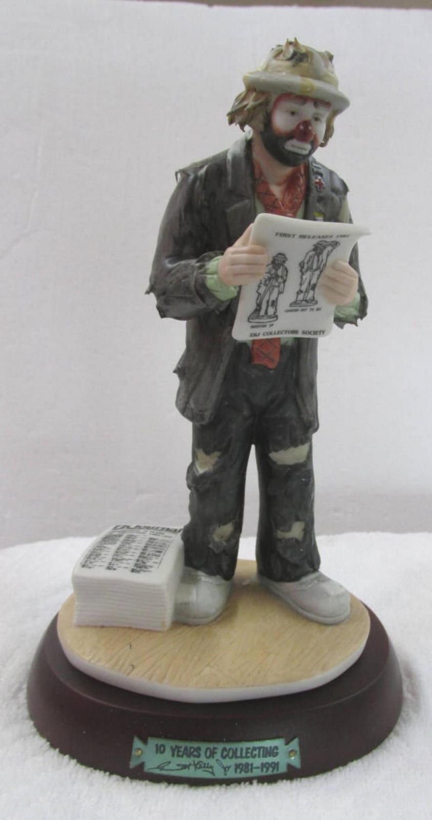 Emmett Kelly Jr. Figurine in Box sold by California Auction Company LLC, lot 683 — auction record photograph
