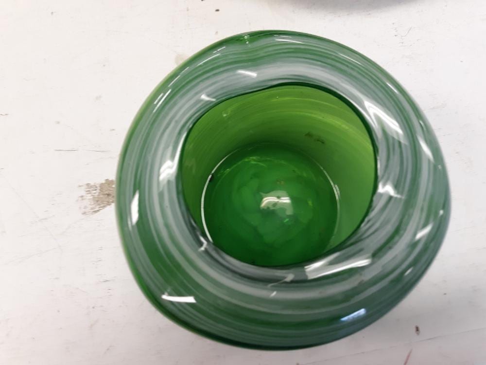 Arthur Nelson Green comparable auction result: art glass mcm ashtray apple green murano
