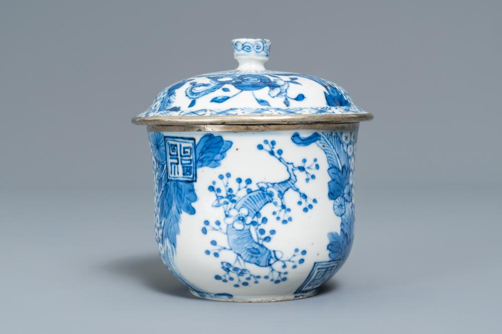 A CHINESE BLUE AND WHITE VIETNAMESE MARKET 'BLEU DE HUE' BOWL AND COVER, 19TH C. sold by Rob Michiels Auctions, lot 579 — auction record photograph