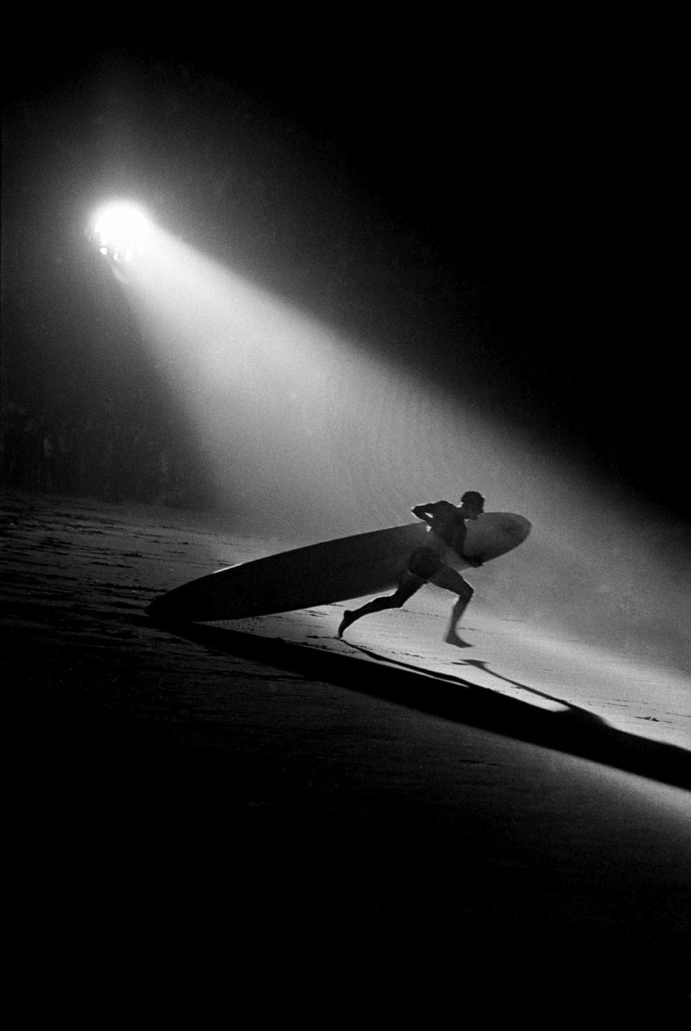 Ralph Crane comparable auction result: ralph crane 1913 1988 surfer durant une course de relais au festival int