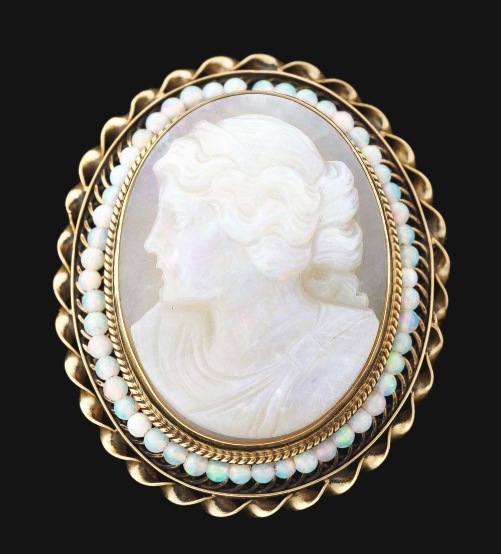 ANTIQUE 14K GOLD CARVED OPAL CAMEO BROOCH/PENDANT. sold by Morphy Auctions, lot 3065 — auction record photograph