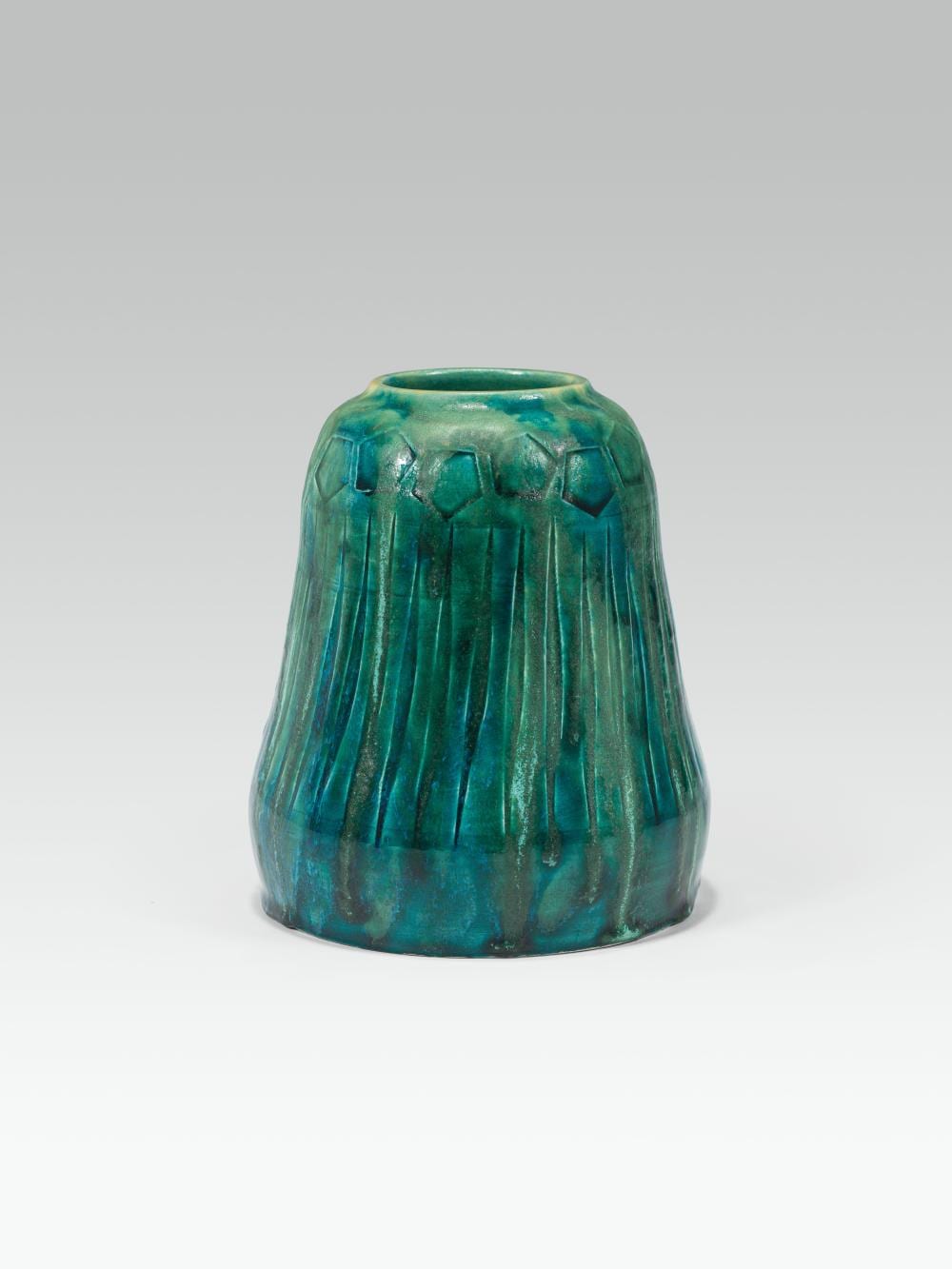 Koloman Moser, Vase sold by Im Kinsky, lot 1063 — auction record photograph