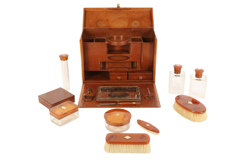 An Art Deco silver and blonde tortoiseshell travelling vanity set sold by Chiswick Auctions, lot 151 — auction record photograph