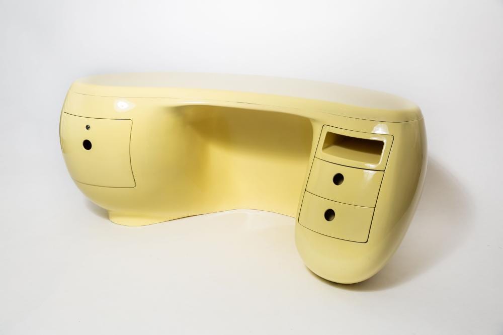 Maurice Calka comparable auction result: maurice calka 1921 1999 boomerang bureau fibre de verre et r sine polyest