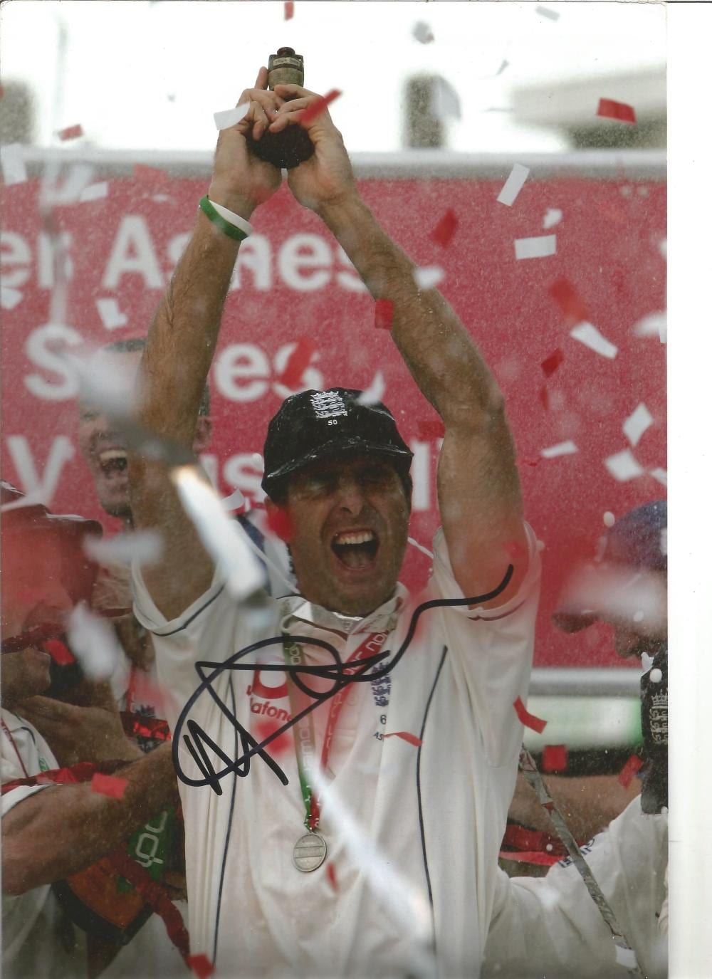 Michael Vaughan comparable auction result: michael vaughan the captain of england holds aloft the ashes urn during day five of the fifth npower