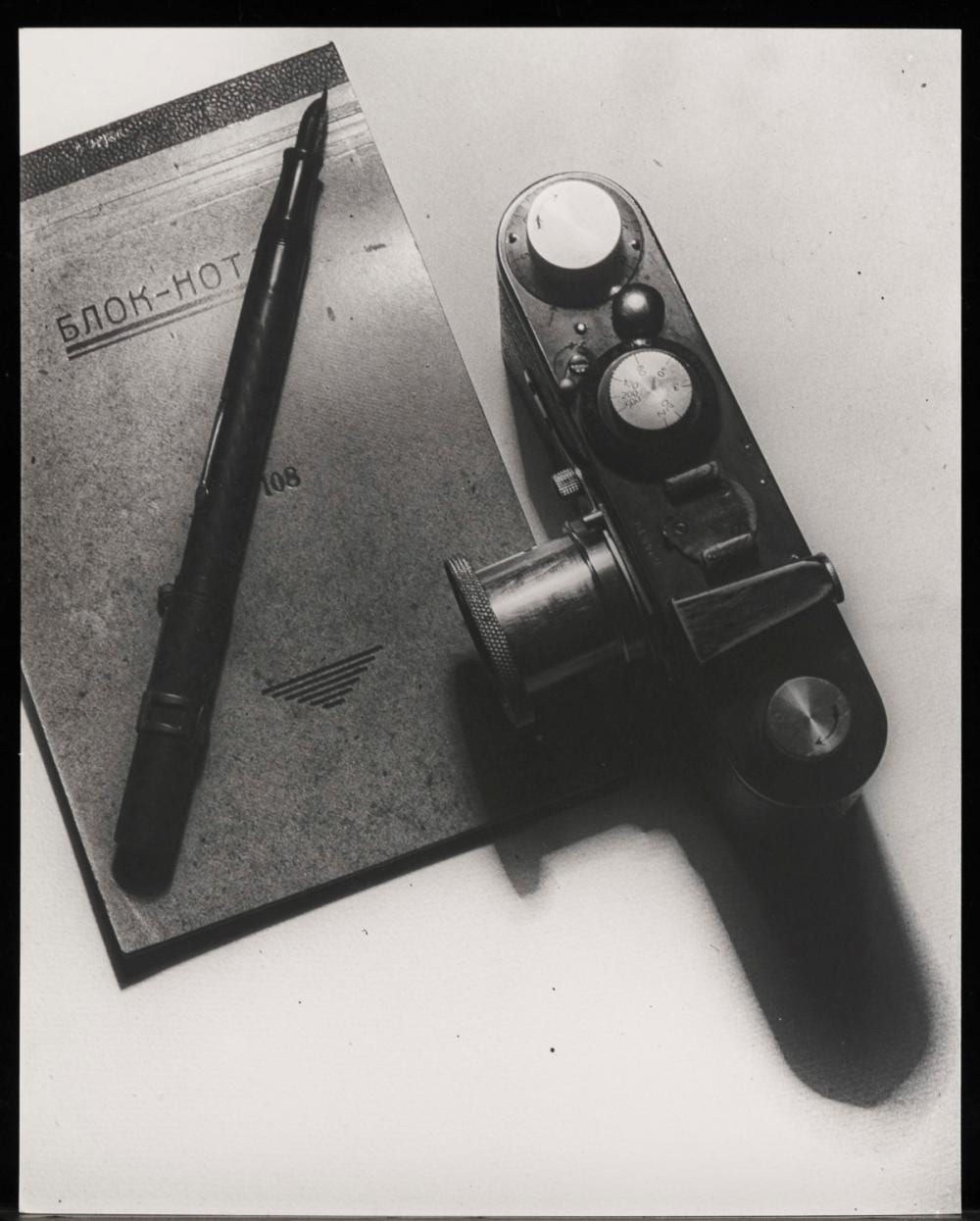 Aleksandr Michajlovic Rodcenko comparable auction result: fotografie mit kamera