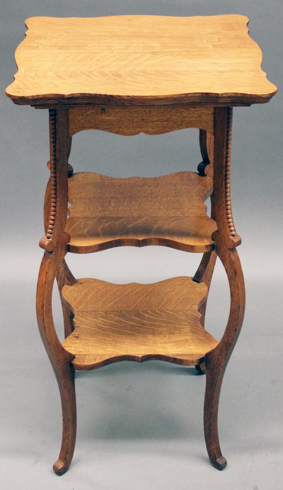 ge furniture small fancy antique oak lamp table beaded l · Roan Inc. Auctioneers & Appraisers · 2021-05-28 Géo Dupuis comparable auction result: ge furniture small fancy antique oak lamp table beaded l
