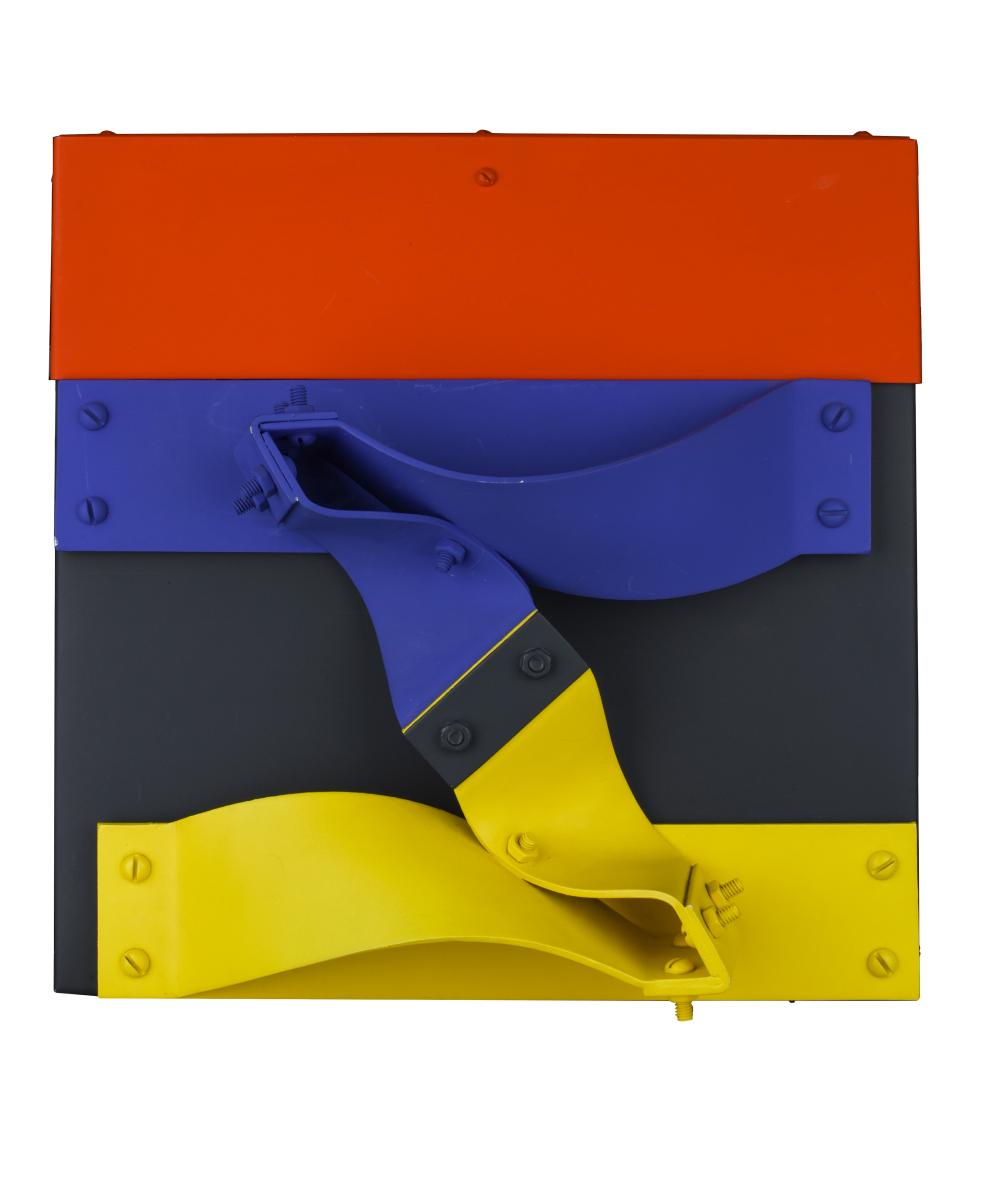 Edgar Negret (1920-2012) Bandera,1991 Aluminio pintado Medidas: 35 x 35 x 15 cm Ed. 6/7, P/A comparable sale
