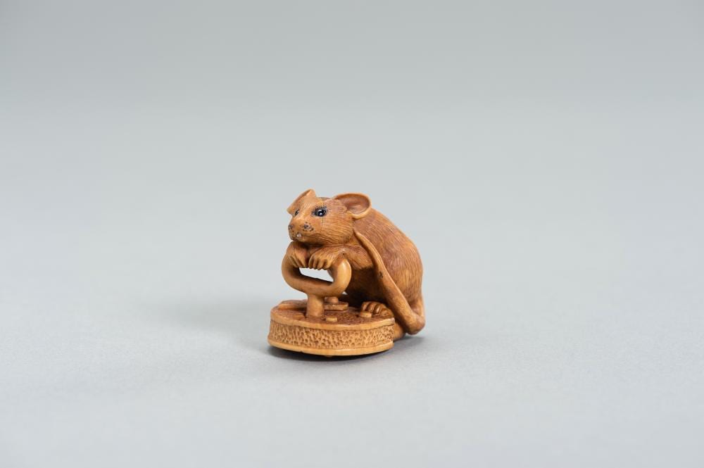 Alexander Derkachenko comparable auction result: a boxwood netsuke of a rat by alexander derkachenko