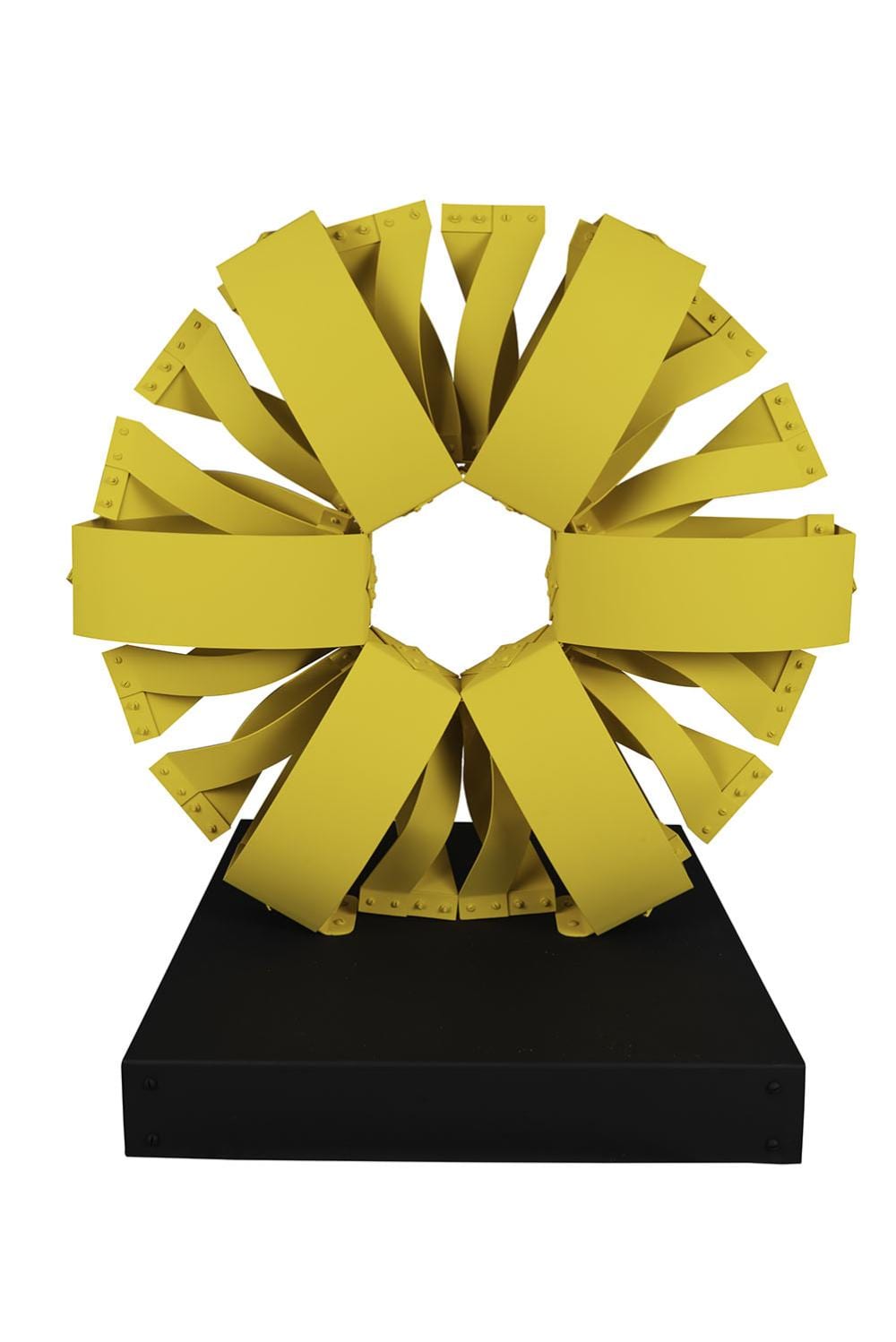 Edgar Negret (1920-2012) Estrella, 1994 Aluminio pintado Medidas: 35 x 91 x 66 cm Pieza única comparable sale