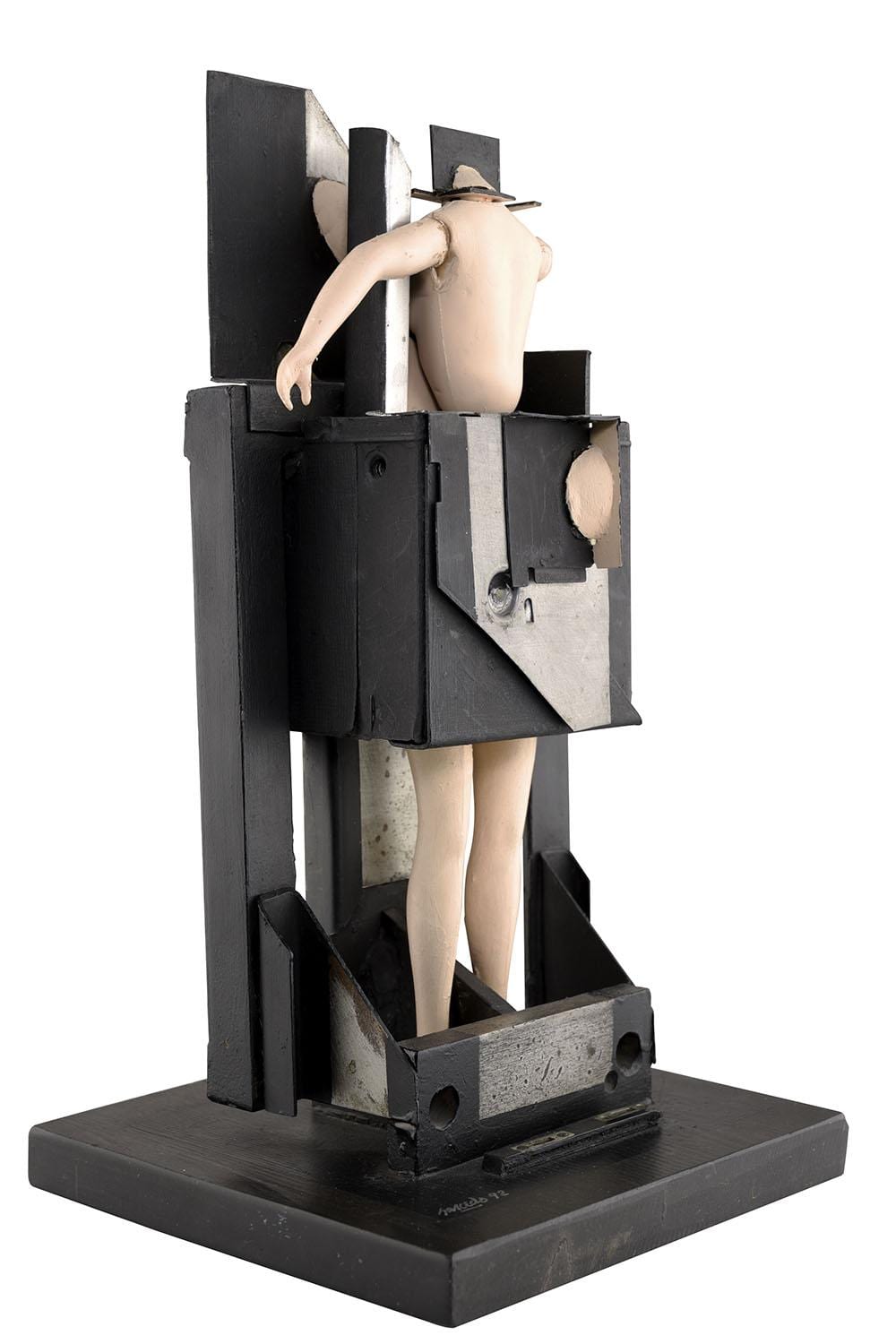 Bernardo Salcedo (1939-2007) S/T, 1992 Ensamblaje de objetos, metal, madera y plástico Medidas: 34 x 18 x 18 cm comparable sale