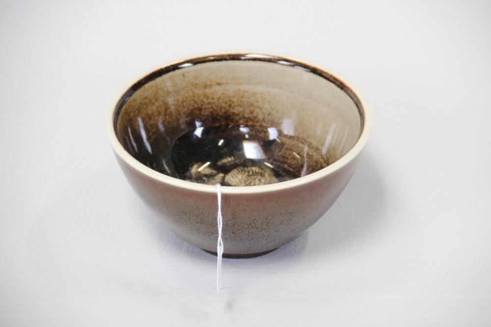 Leif Rydeng comparable auction result: leif rydeng kgl stent j unikask l dekoreret med fugl brun gr gr n og transparent glasur