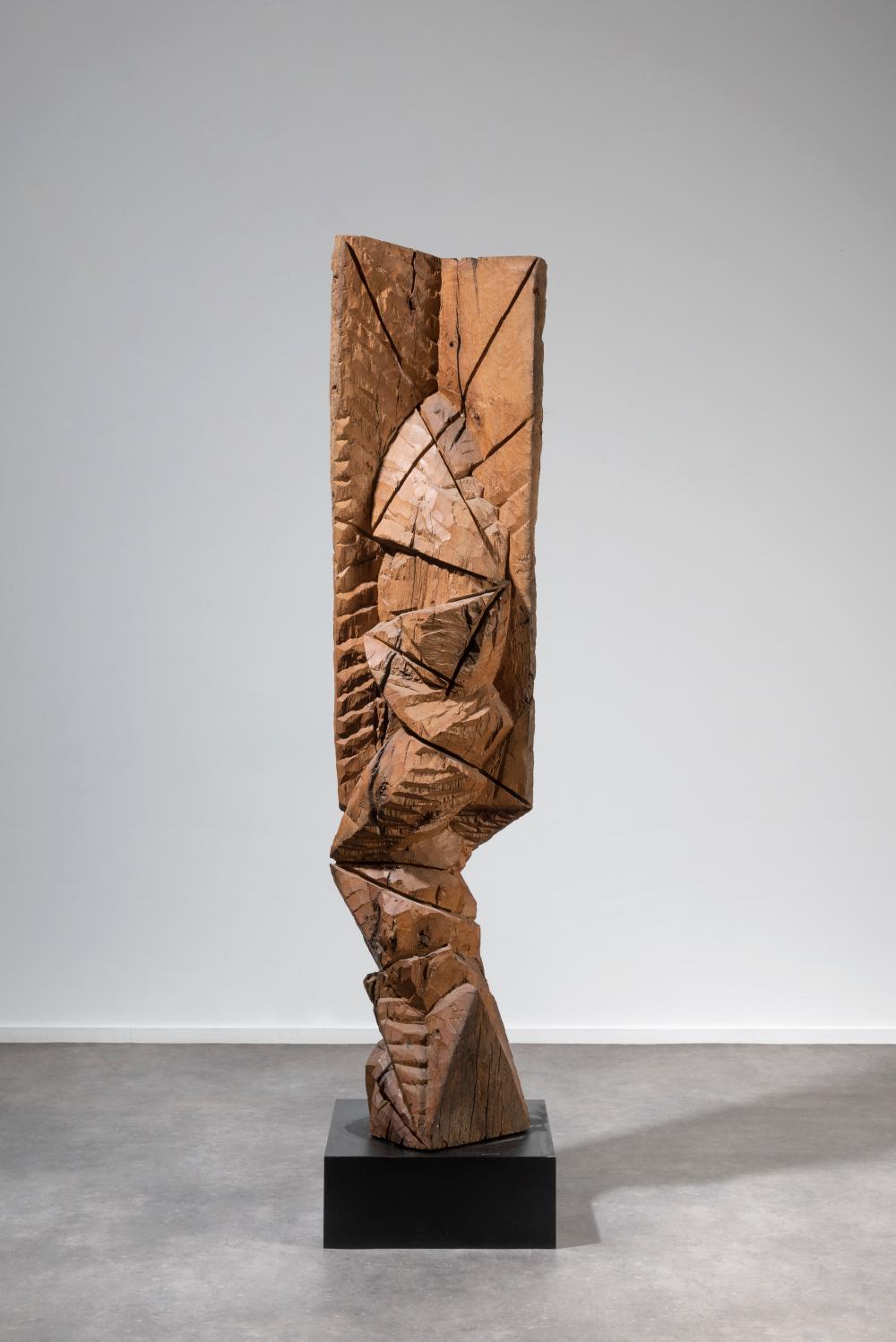 Nicolas Alquin comparable auction result: nicolas alquin n en 1958 bouclier de nuit 1989 sculpture en ch ne arge